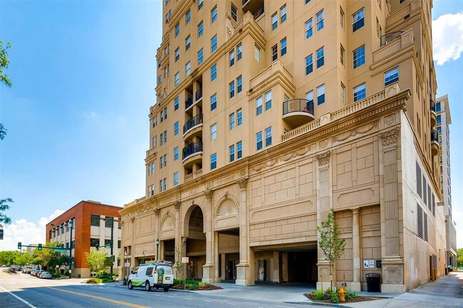Building Photo - 2 bed/2 bath condo in Golden Triangle
