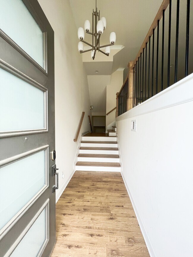 Entrance - 2142 Hinton Dr SE