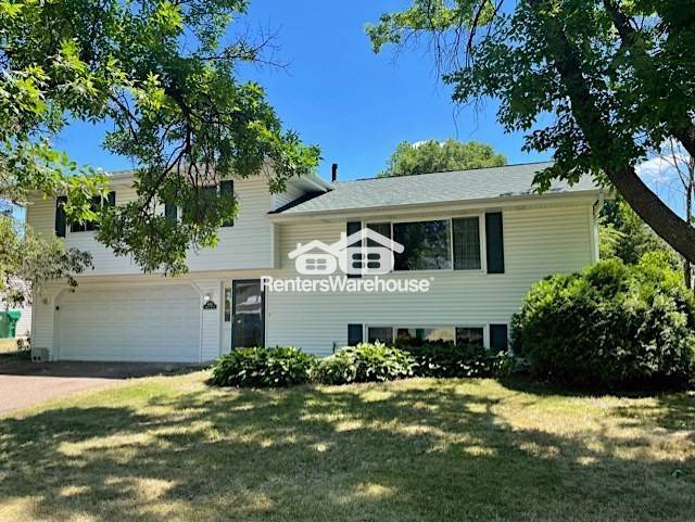 Foto principal - 8008 Regent Ave N