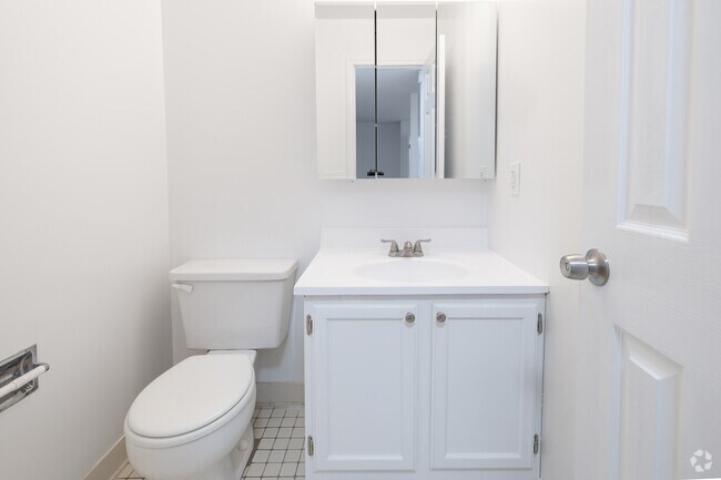 2 habitaciones, 2 baños - 934 pies cuadrados - Brookside Garden Apartments