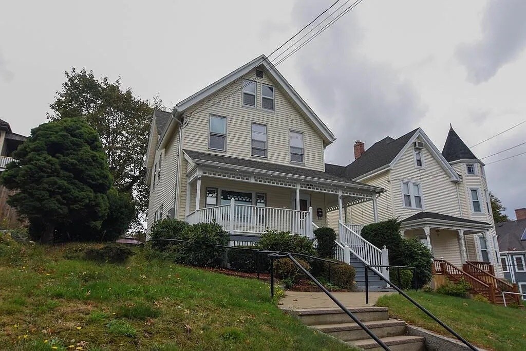 Primary Photo - 111 Walnut St