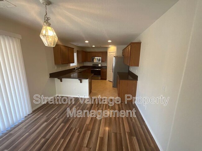 Foto del edificio - 1064 S 167th Ln