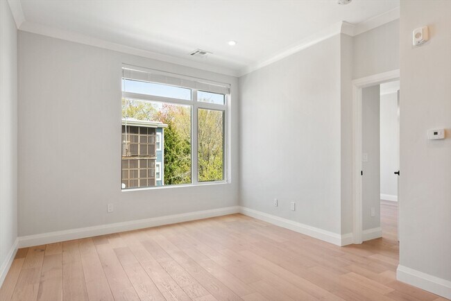 Foto del edificio - 142 Pleasant St