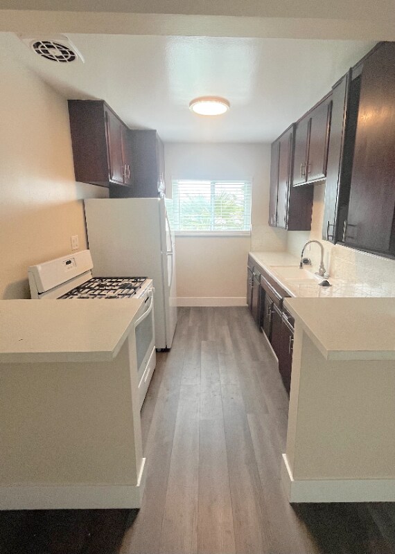 Foto del edificio - 2115 Placentia Ave