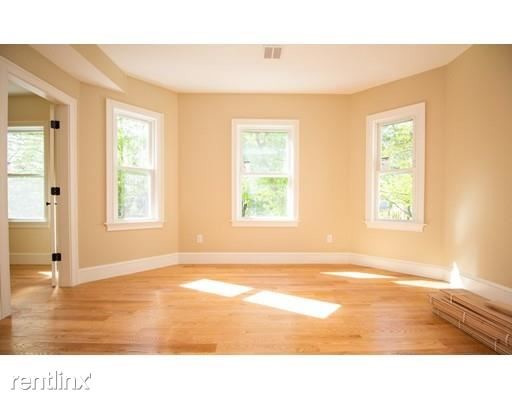Building Photo - 3 br, 2 bath  - 10 Edwin St