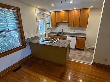 Building Photo - 3140 Indianola Ave