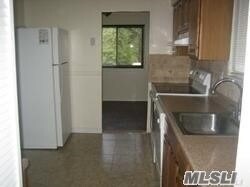 Building Photo - 65-11 Douglaston Pkwy