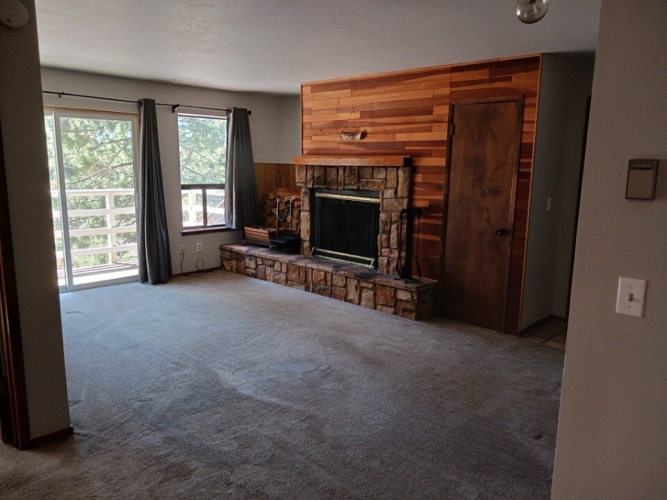 769 Tina Ct Unit B, Stateline, NV 89449 Condo for Rent in Stateline