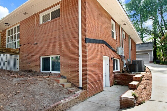 Foto del edificio - 105 Pineland Cir
