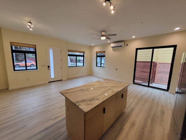 Great room - 1425 20th St