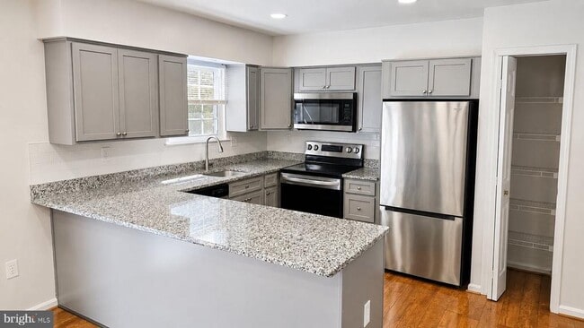 Building Photo - 1660 Willowwood Ct