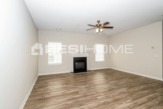 Building Photo - 3212 Tallon Ln Sw