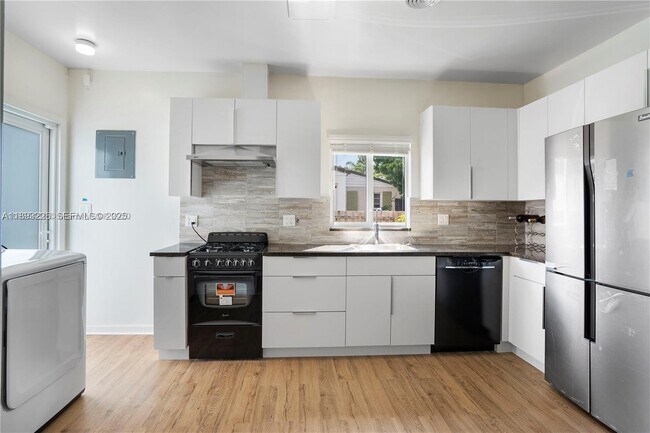 Foto del edificio - 1637 Jackson St