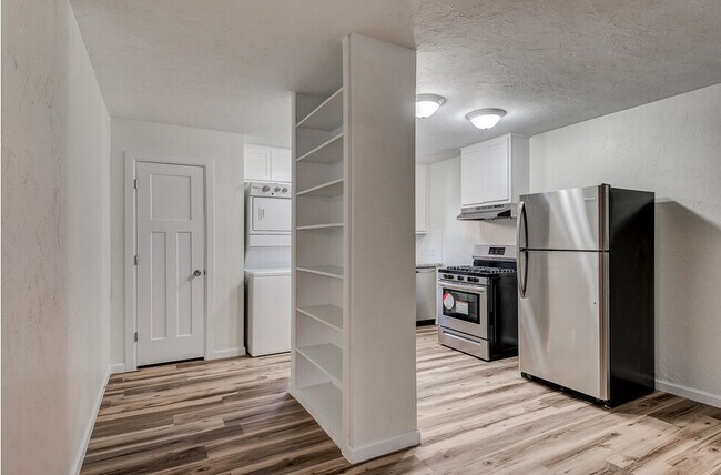 Foto del edificio - 214 W Maple Ave