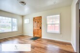 Foto principal - Remodeled One Story 2 Bedroom and 2 Bathro...
