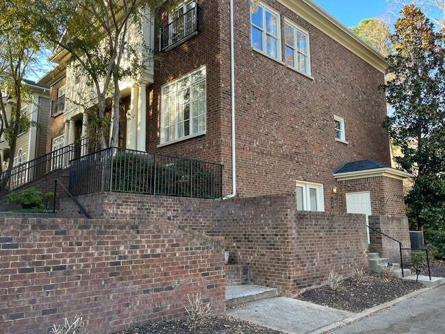 Building Photo - 148 Generals Retreat Pl