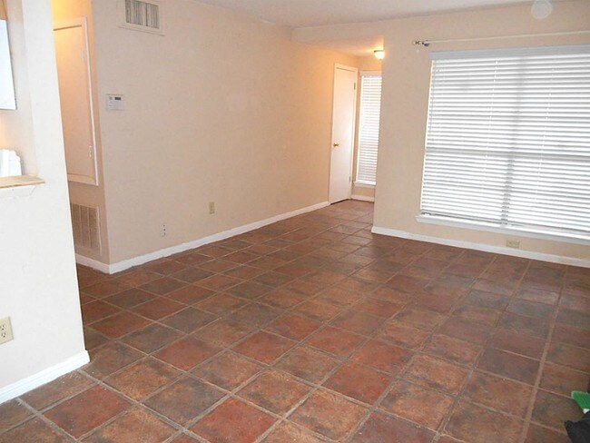 Foto del edificio - 8801 Hammerly Blvd