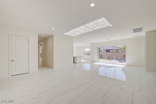 Foto del edificio - 555 Jerry Bird Ct