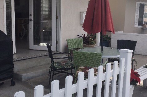 Front patio with gas barbque - 206 30th St