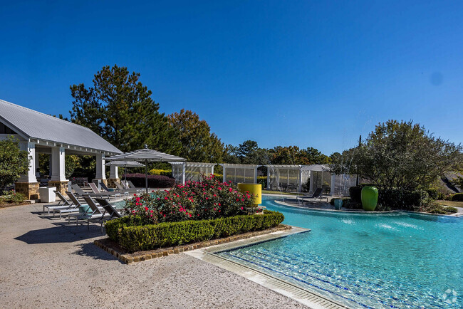 Lone Oak Homes - Lullwater Apartments