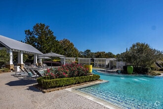 Lone Oak Homes - Lullwater Apartments