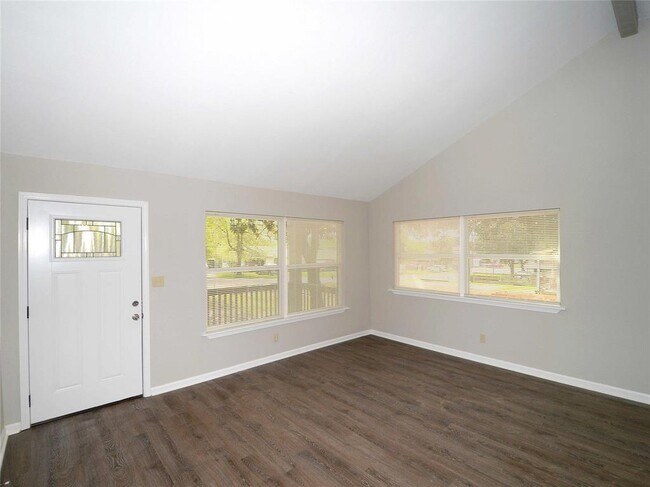 Foto del edificio - 15095 Conroe Bay Blvd