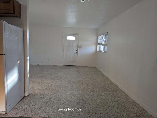 Building Photo - 1156 W 26th St