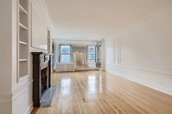Foto del edificio - 6700 S Crandon Ave