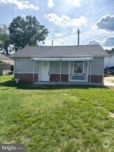 Building Photo - 7 Bertram Dr