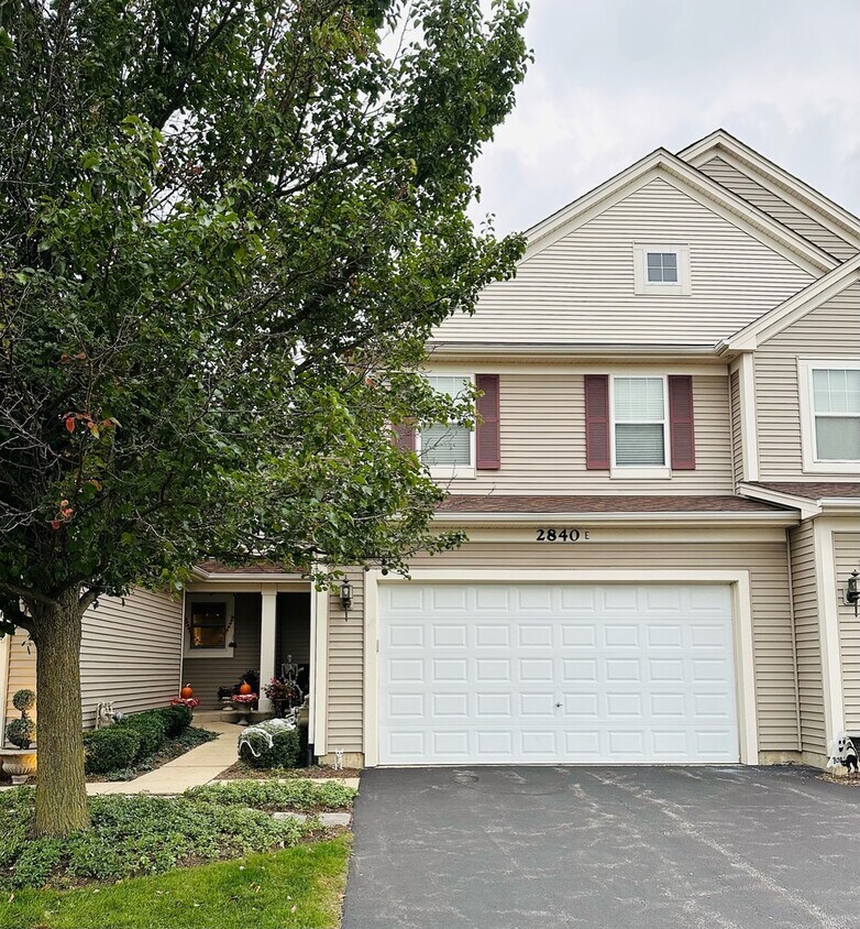 2840 Glacier Way, Wauconda, IL 60084 Townhome Rentals in Wauconda IL