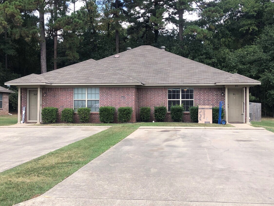 811 Elk Cir, Texarkana, AR 71854 Townhome Rentals in Texarkana AR