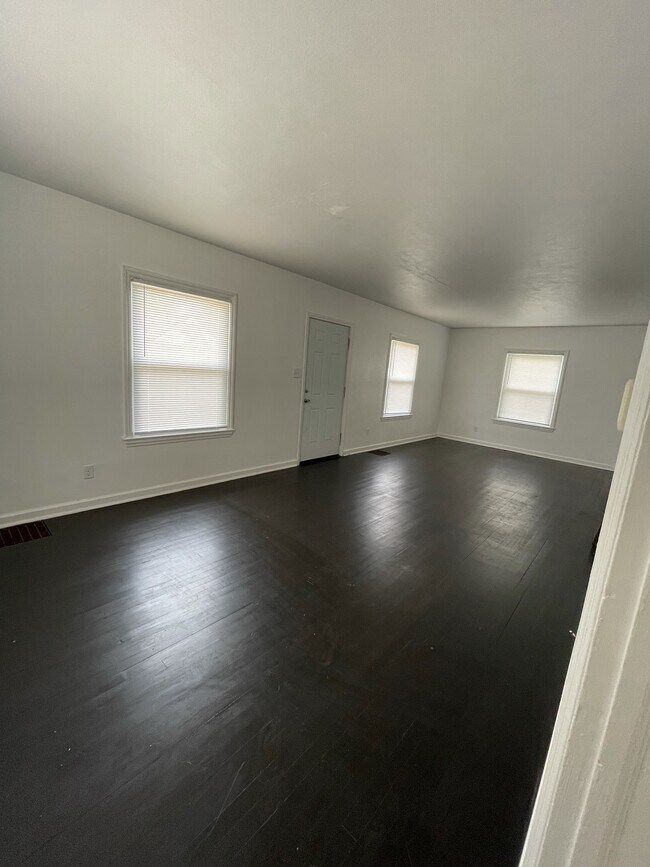 2230 Custer Ave, Rockford, IL 61103 House for Rent in Rockford, IL