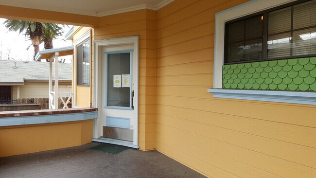 Building Photo - Ready Soon! 1 Bdrm/1 Ba Unit Close to DT SJ!
