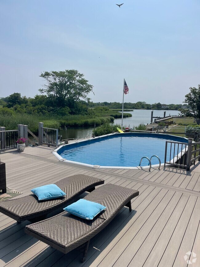 Apartments For Rent in Monmouth Beach, NJ with a Living Room 40 Rentals