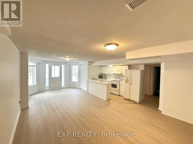 Building Photo - 48 Estate Garden Dr