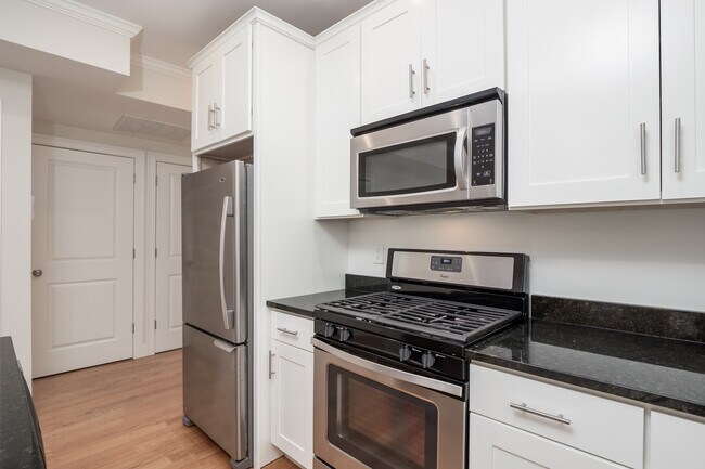 Gas Stove - 68 Berkshire St