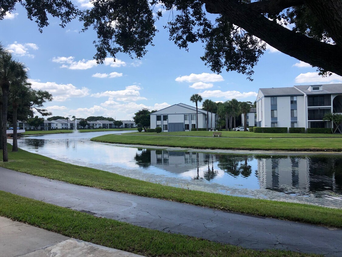 Foto principal - 1014 Green Pine Blvd