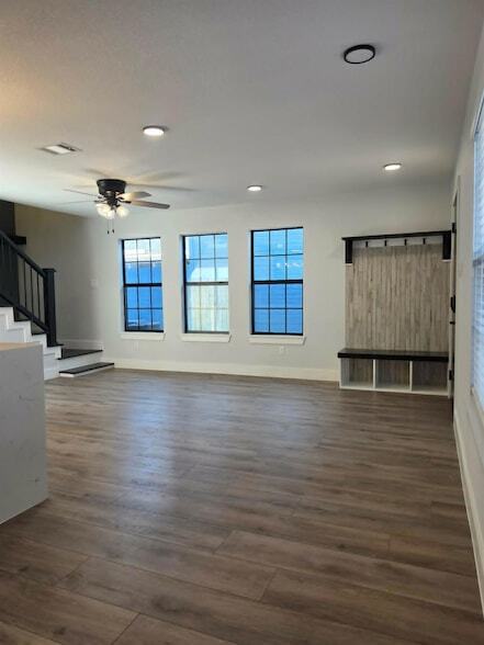 Foto del edificio - 845 Topaz Ln