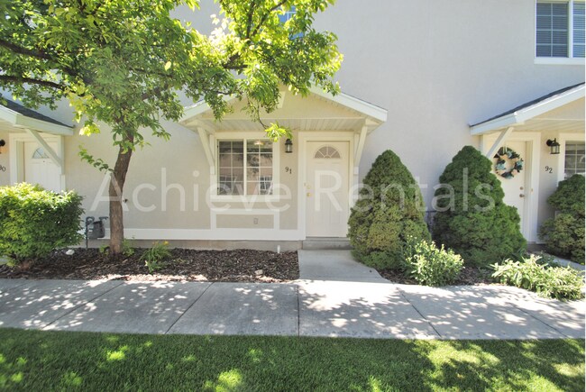 Foto del edificio - Yorkshire Village Townhome | Clubhouse & Basketball Court