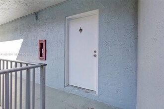 Building Photo - 455 S Pine Island Rd