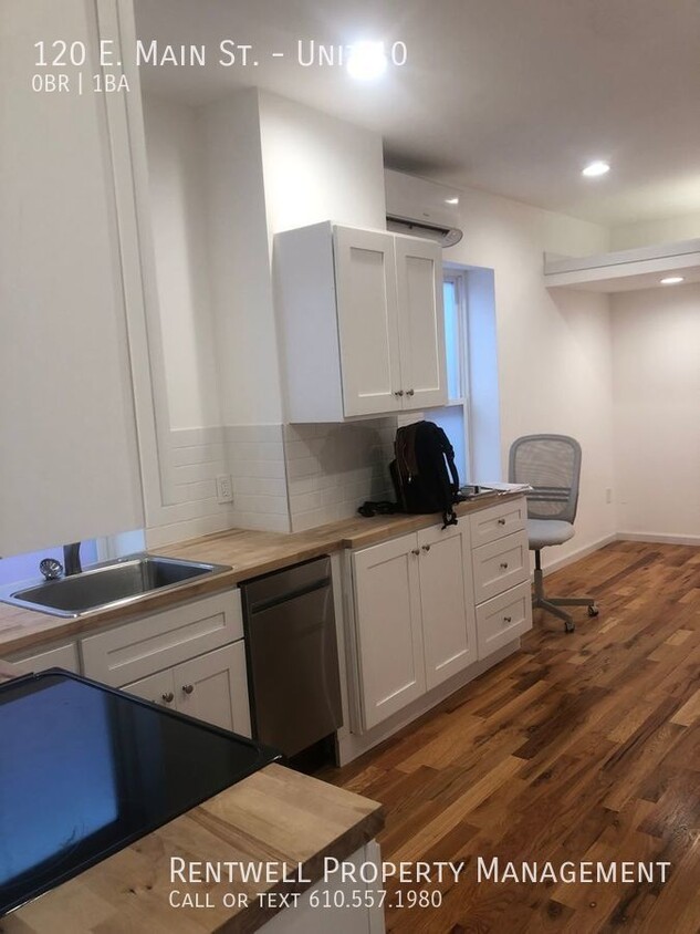 Primary Photo - Studio+One Bath Apartment_Multi-Family_Ava...