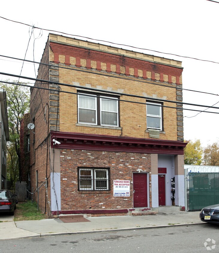 Primary Photo - 1023 Magnolia Ave