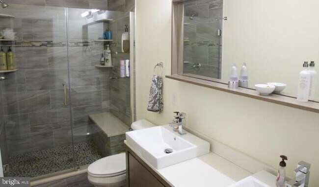 Foto del edificio - 738 N 19th St