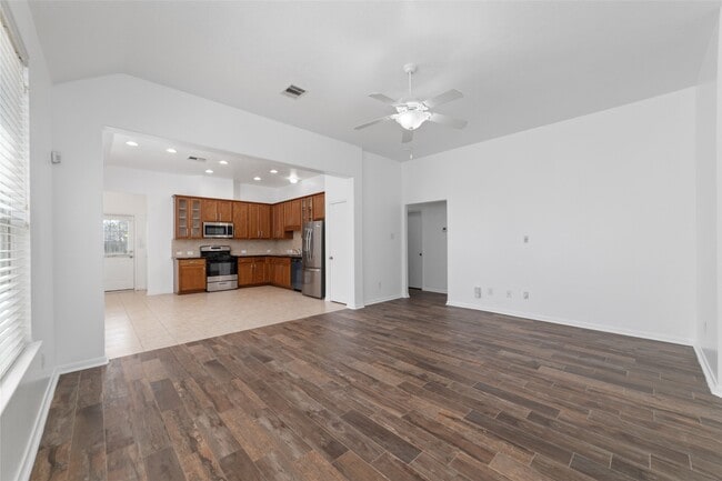 Building Photo - 9338 Logans Run Ln