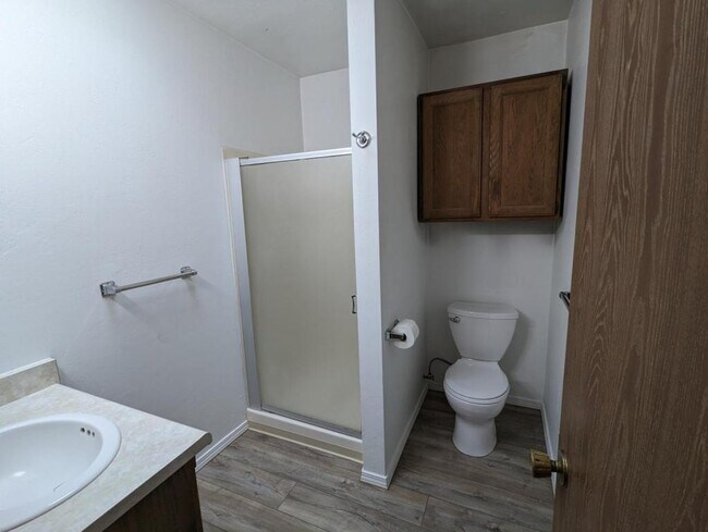 Building Photo - 1698 Willow Dr