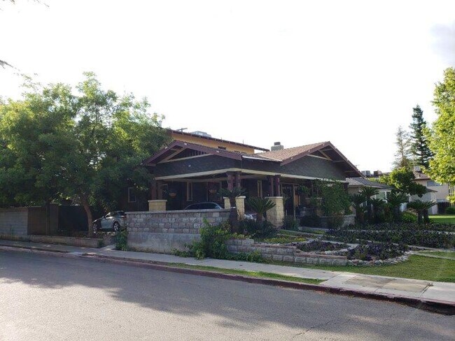 Building Photo - 1301 N Van Ness Ave