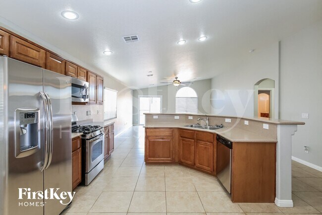 Foto del edificio - 4532 Silverwind Rd
