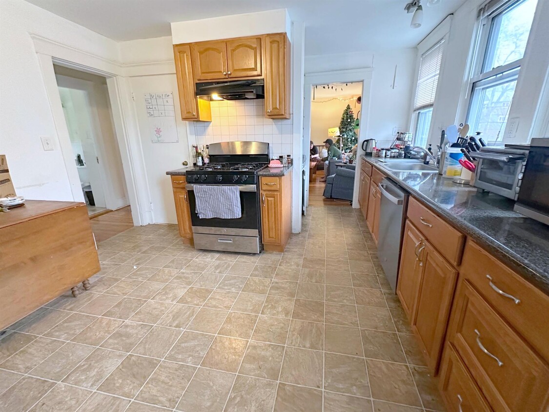 Foto principal - 76 Hooker Ave