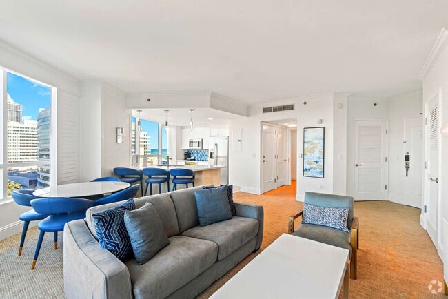 Building Photo - 4441 Collins Ave