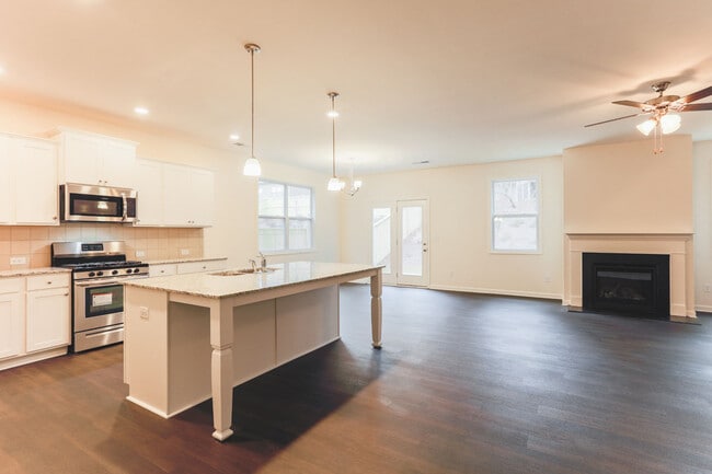 Building Photo - 201 Valimar Dr